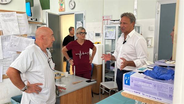 Paolo Pagliaro con personale