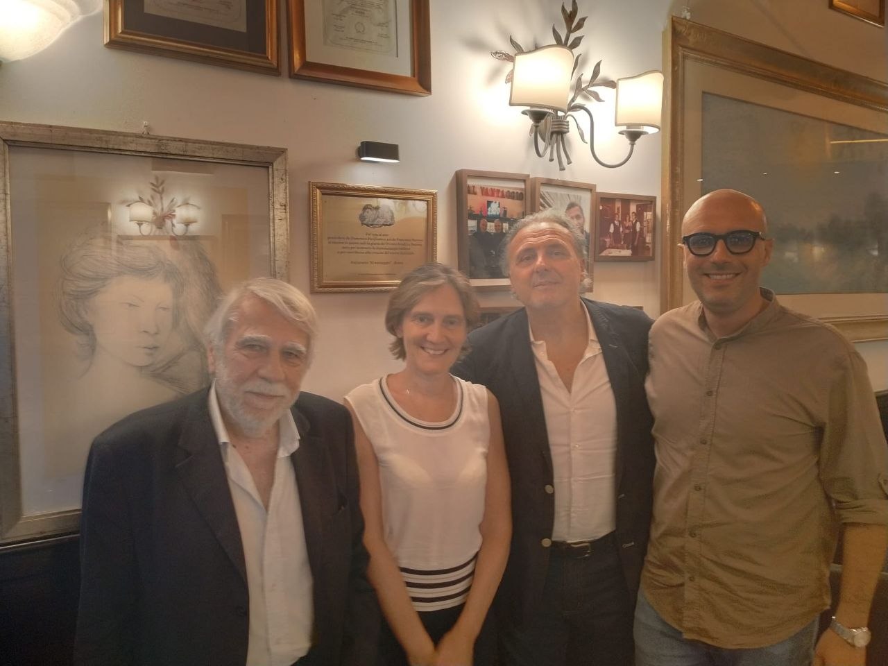 Pino purificato e altri menbri discendenti dei fondatori per la targa acommemorativa