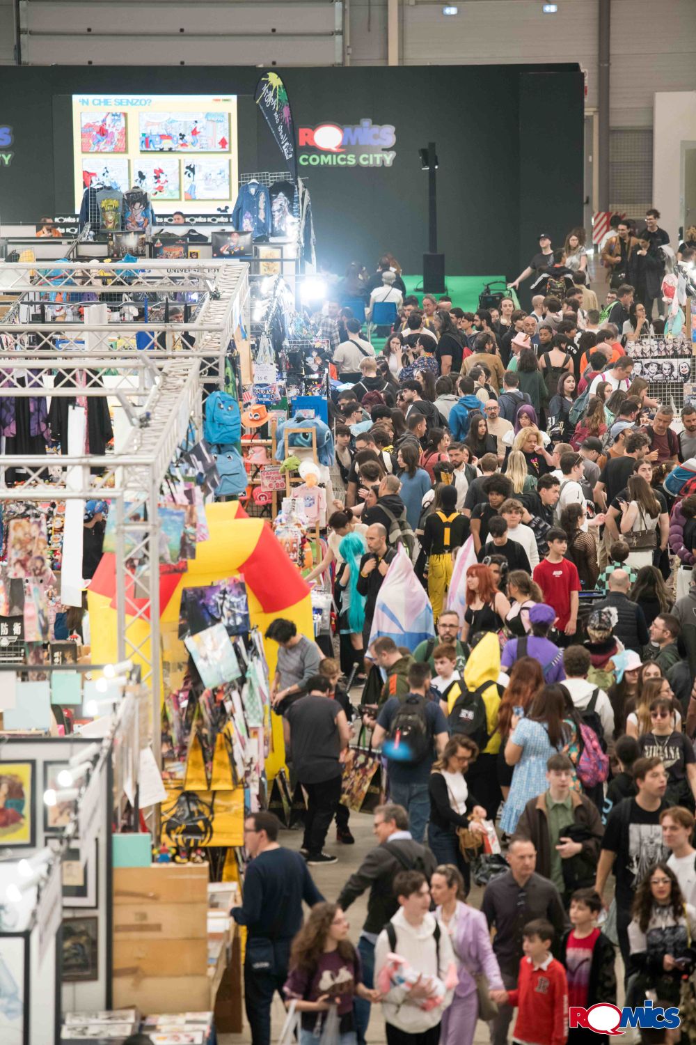 Romics pubblico stand1