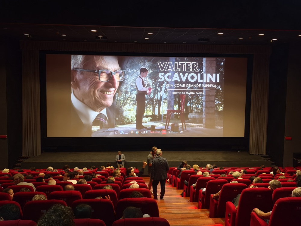 la sala del cinema Adriano durante la presentazione del docufilm scavolini