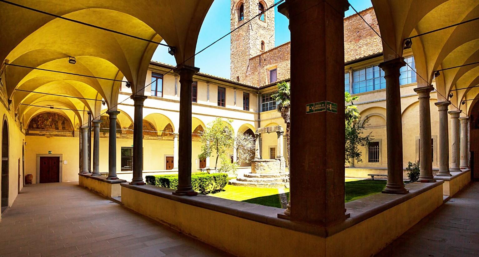 amacortona 1 chiostro
