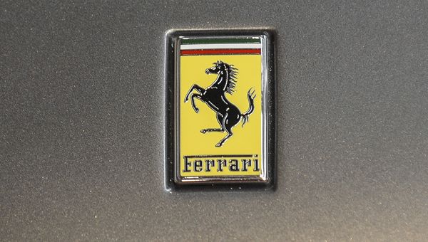 la ferrari fa tappa a Naopli