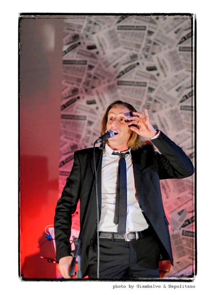 Luca Martella Il Signor G Foto di Giambalvo Napolitano