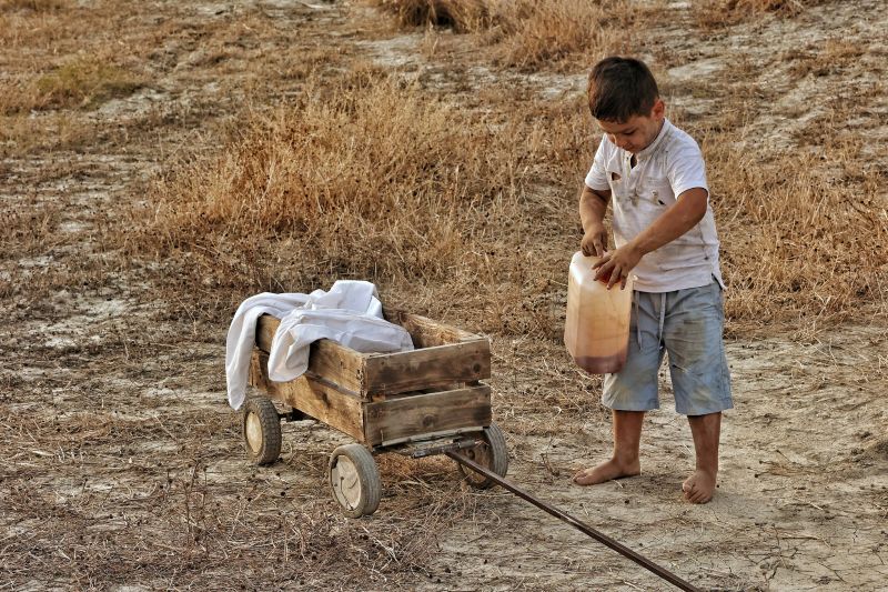 scena con bambino