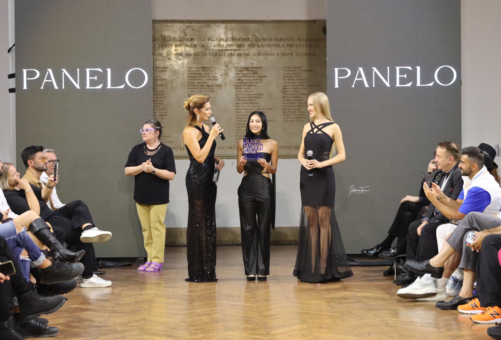 milano fashio show 2024 panelo 7